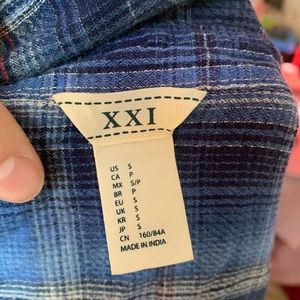 Forever 21 Tops - Forever 21 plaid button down top Forever 21 Tops - Forever 21 plaid button down top